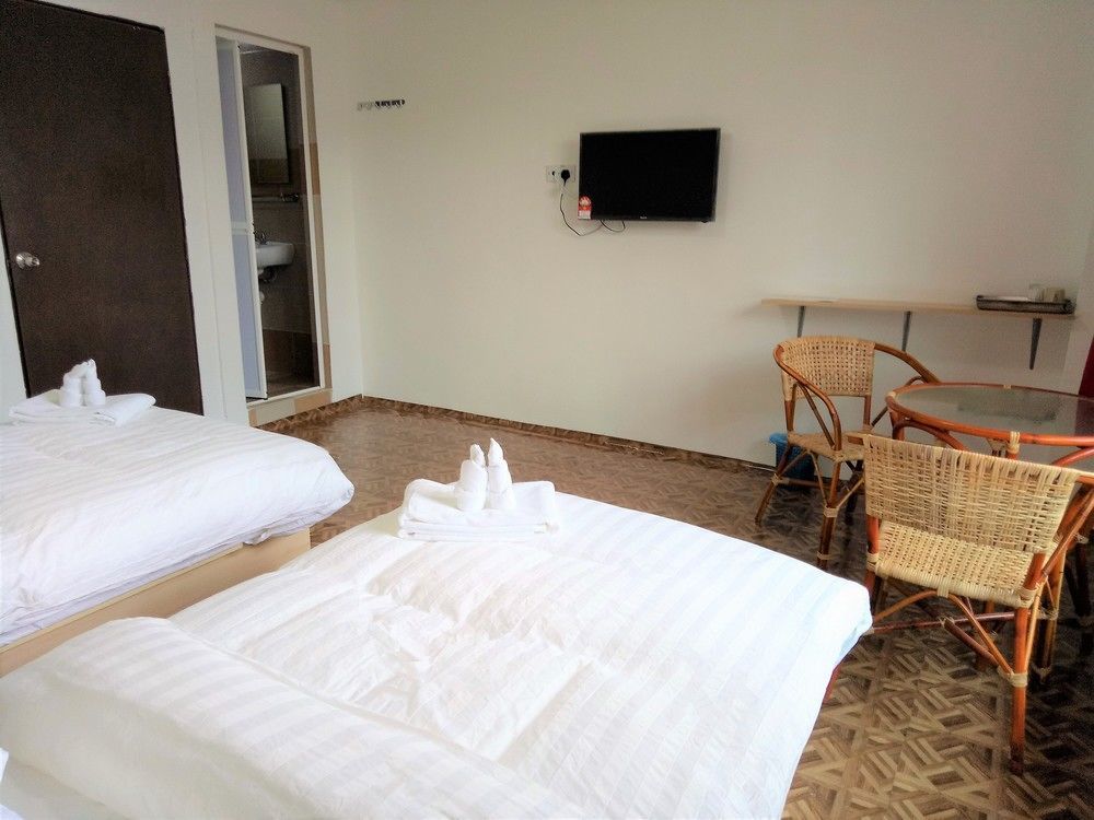 Aparthotel By The River 2*